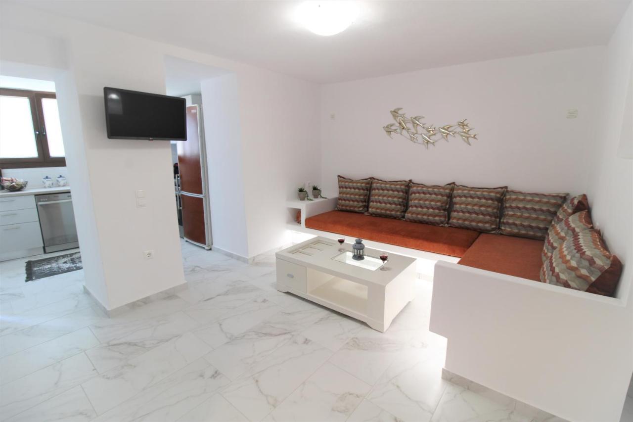Plaka Philoxenia Apartments 외부 사진