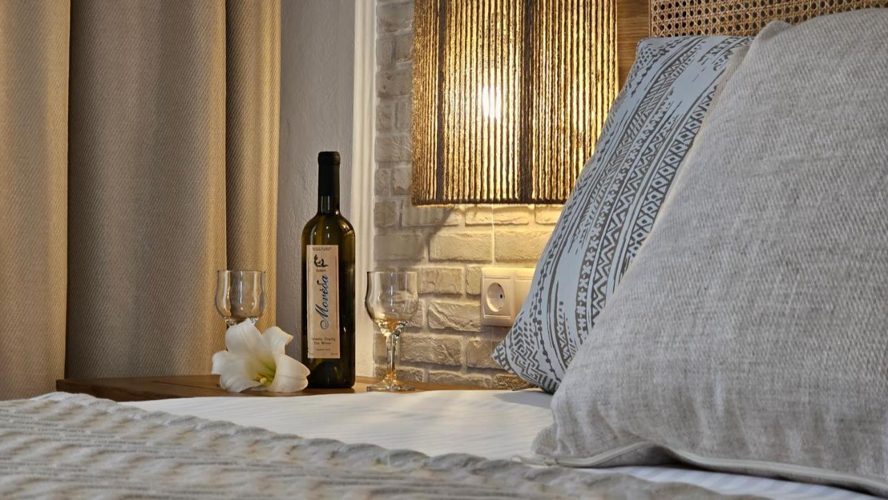 Plaka Philoxenia Apartments 외부 사진