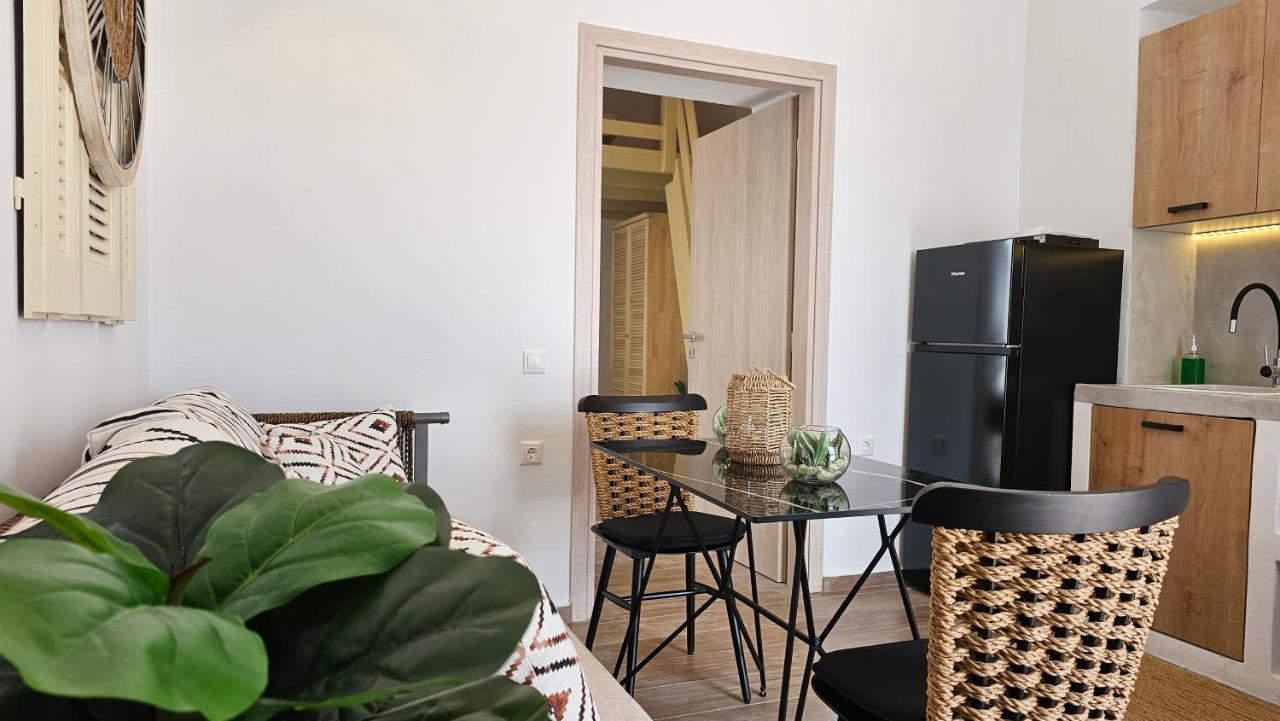 Plaka Philoxenia Apartments 외부 사진