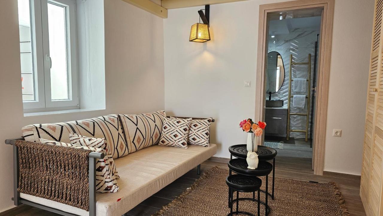 Plaka Philoxenia Apartments 외부 사진